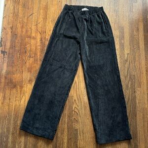 Skatie Corduroy Pants- size small